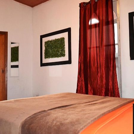Nostalgic Hostel B&B Guatemala City Екстер'єр фото