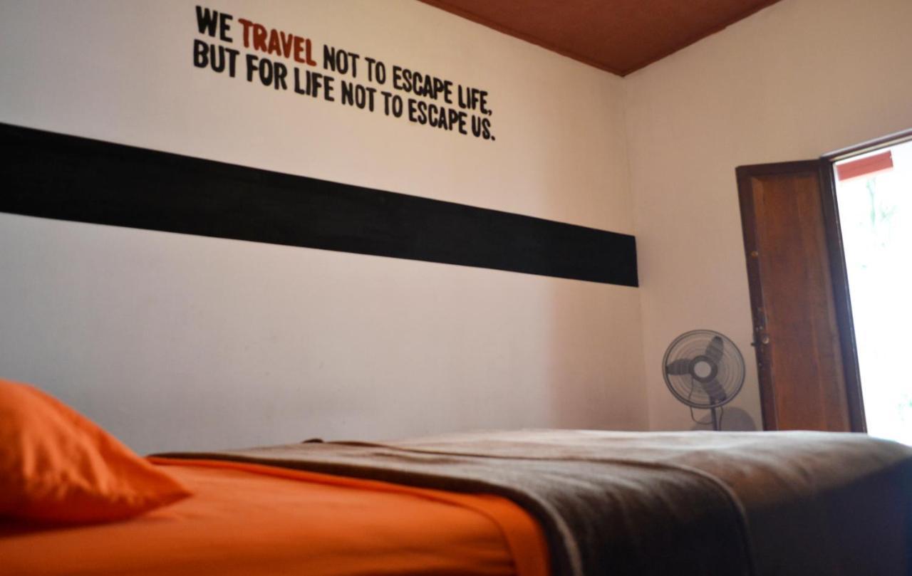 Nostalgic Hostel B&B Guatemala City Екстер'єр фото