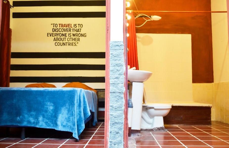 Nostalgic Hostel B&B Guatemala City Екстер'єр фото