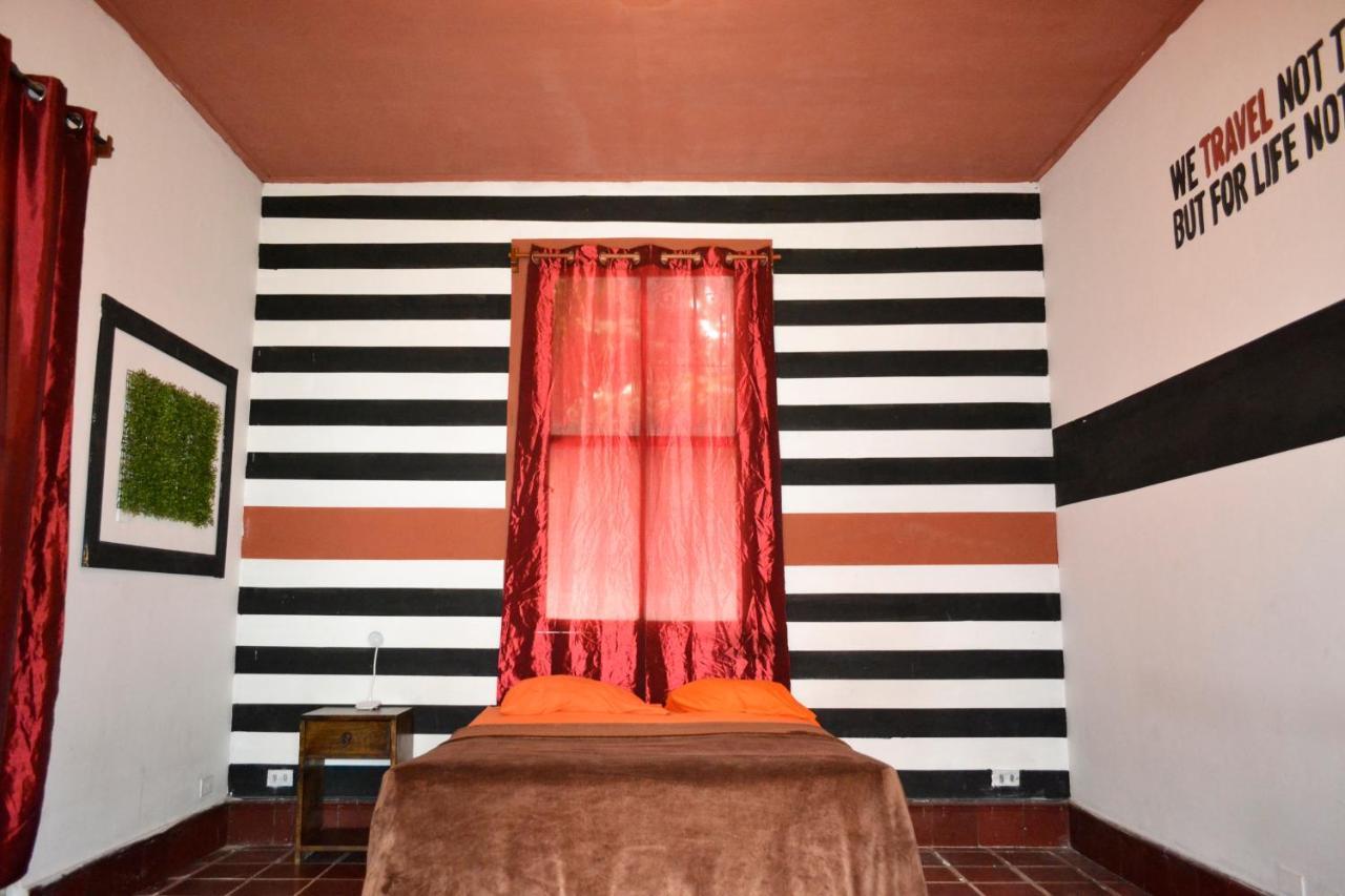 Nostalgic Hostel B&B Guatemala City Екстер'єр фото